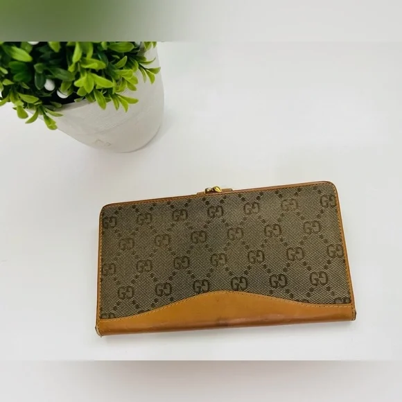 Gucci
vintage GG Canvas French Purse - Picture 3 of 14
